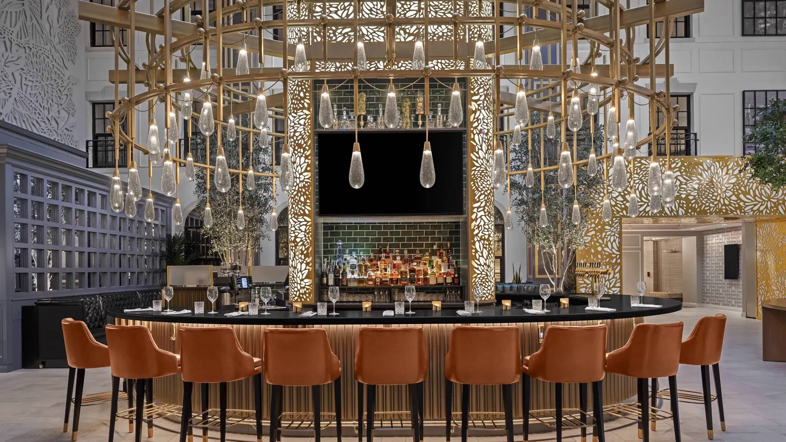 The Lytle Park Hotel lobby bar