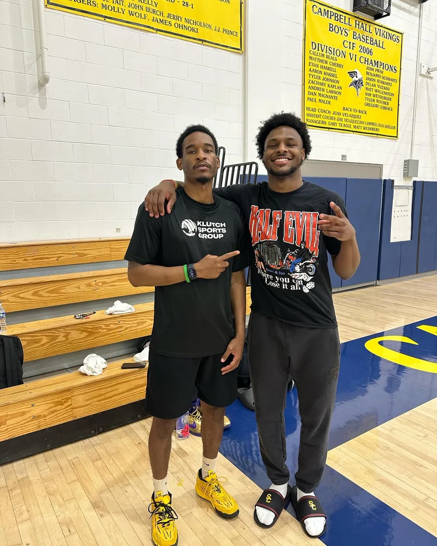 Trainer with a client